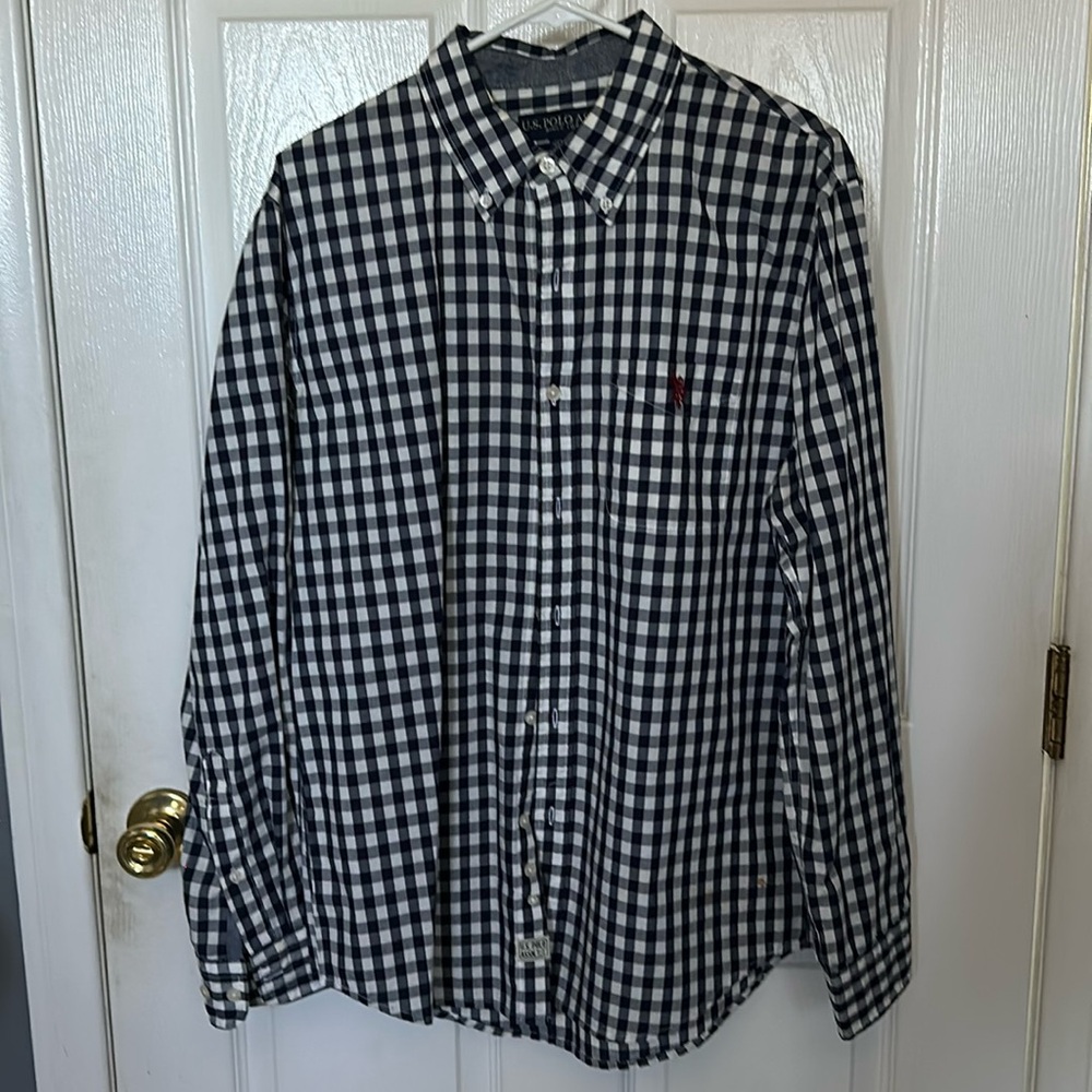 Men’s polo button up long sleeve size medium